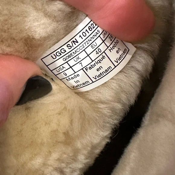 UGG Boots - Picture 10 of 10
